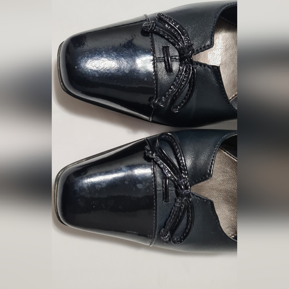 Naturalizer Leather Pumps Navy Blue Valarie Cap Toe 2.5” Heel Size 7.5W - Picture 6 of 14